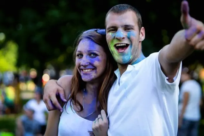 Happiness in times of war: challenging, but possible