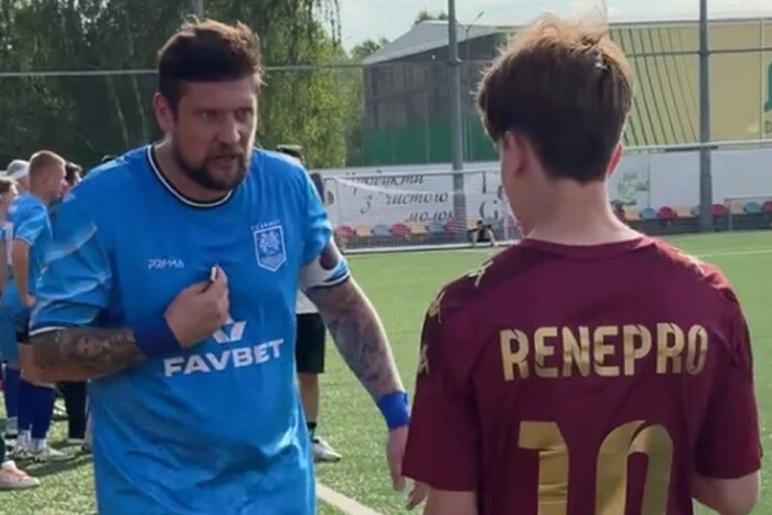 Клуб Медіаліги вигнав 16-річного блогера, який просив Селезньова спілкуватися українською мовою