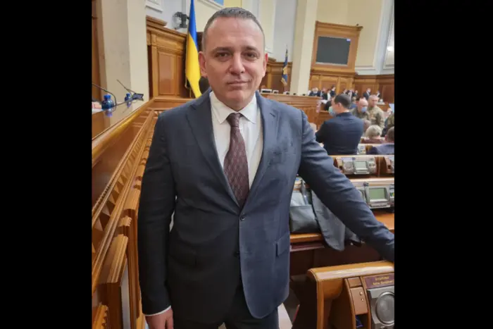 Депутат из 