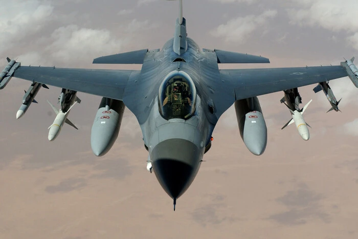 Die Ukraine hat F-16 während eines nächtlichen Angriffs verloren: Die Luftwaffe berichtete über das Schicksal des Piloten