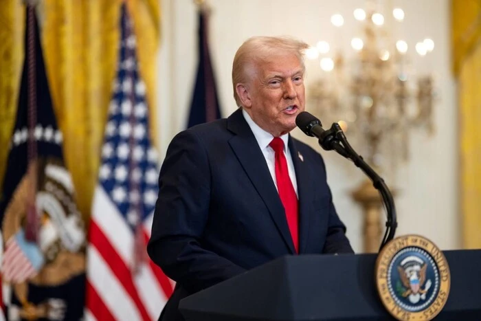 Вибухи у Росії та нові заяви Трампа: головне за ніч