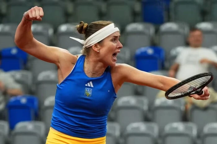 Светолина на корте во время матча WTA