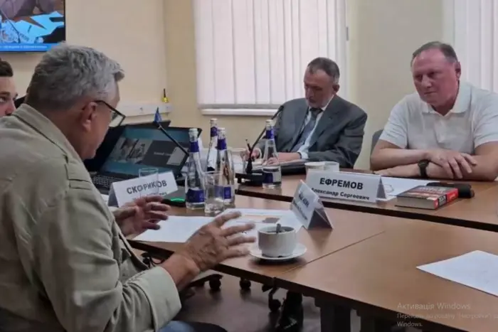 Одіозні втікачі-регіонали Єфремов та Кузьмін розпочали в Росії публічну діяльність (фото)