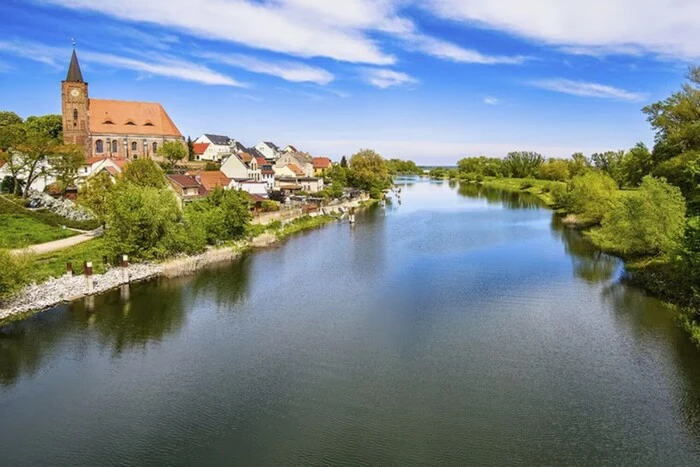 Władze niemieckiego miasta oferują turystom dwa tygodnie bezpłatnego zakwaterowania, ale jest jeden warunek