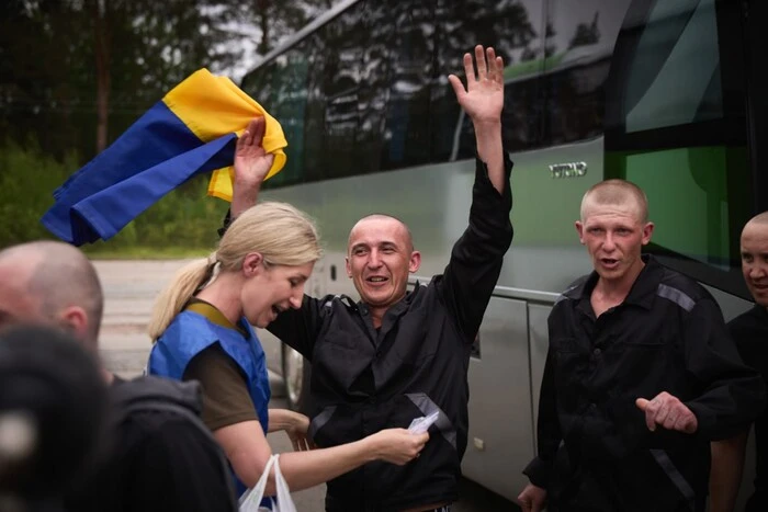 Обмен «1000 на 1000» завершен: из плена вернулись еще 303 украинца