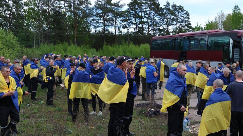 Nasi – w domu: 205 ukraińskich żołnierzy wróciło z rosyjskiej niewoli