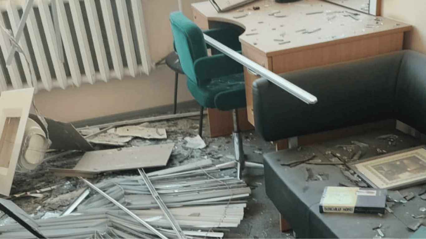 В Киеве в результате обстрела уничтожена часть студии 5 канала