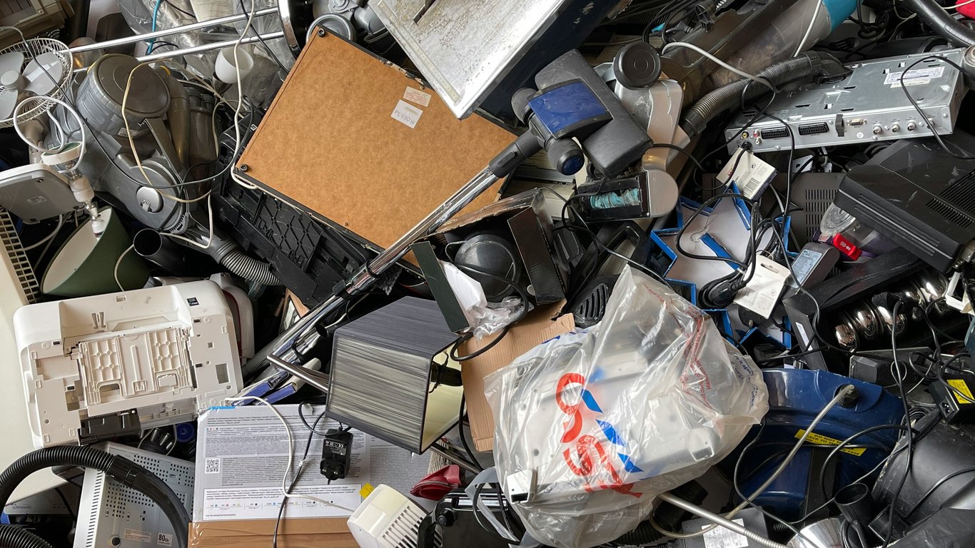 Which scrap can earn you the most — two valuable metals